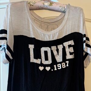 Short Sleeve "love" sequin top